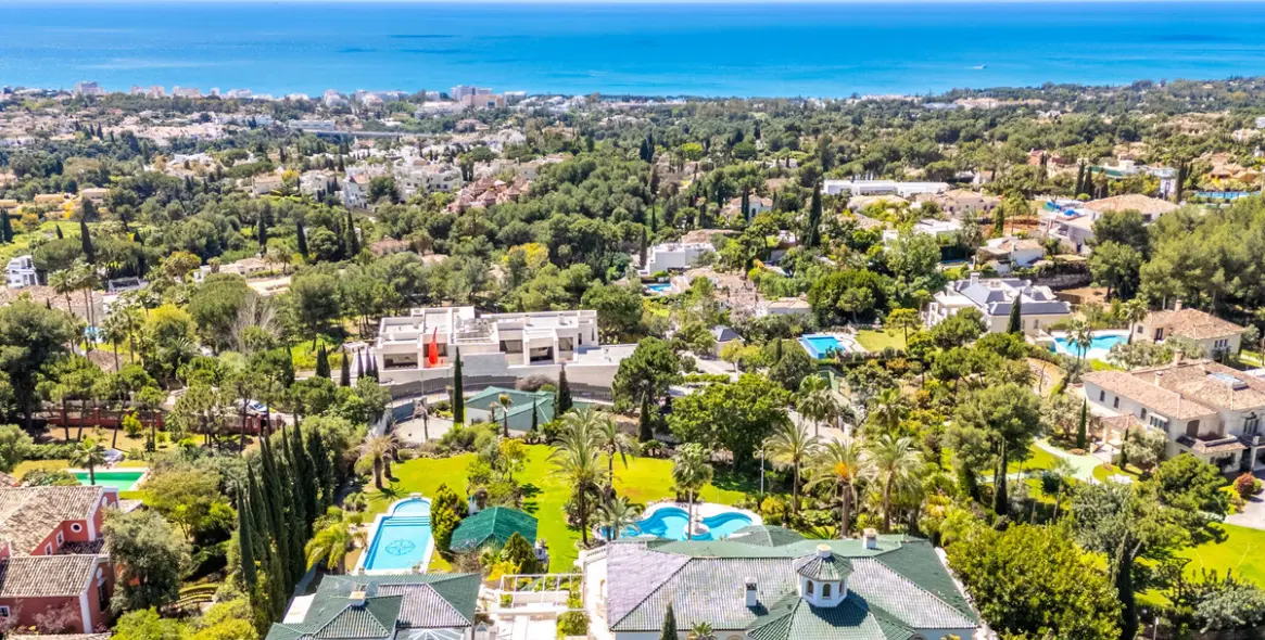 Sale of detached villa in The Golden Mile 21
