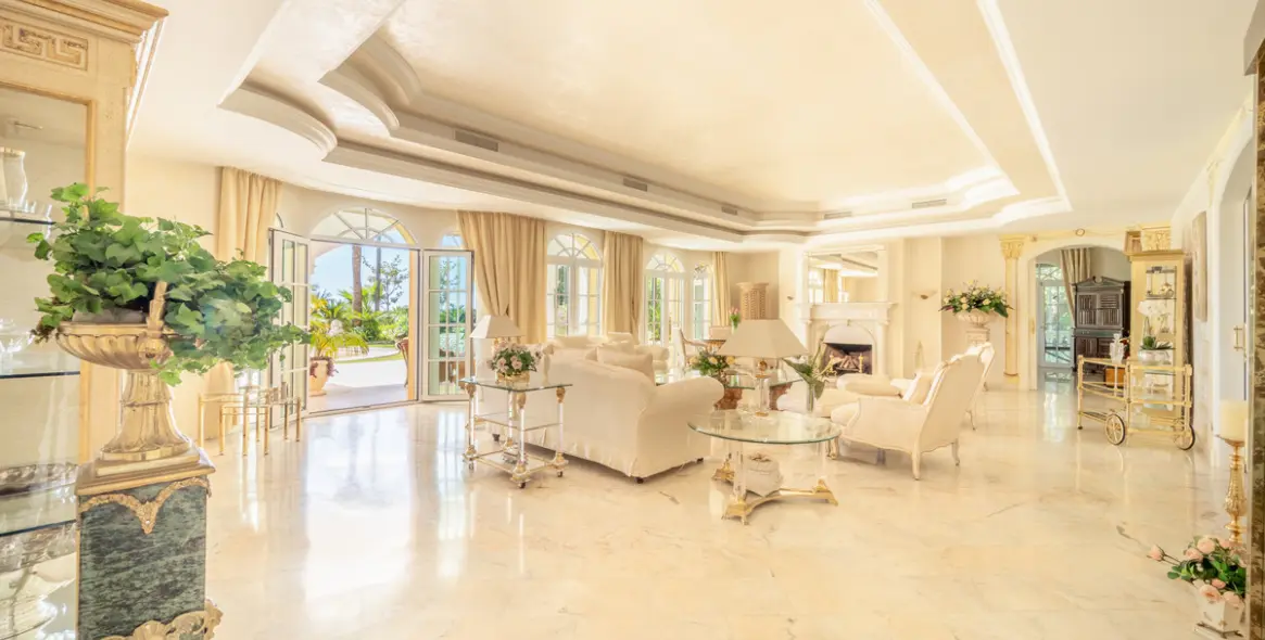 Sale of detached villa in The Golden Mile 27