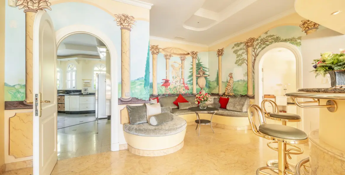 Sale of detached villa in The Golden Mile 29