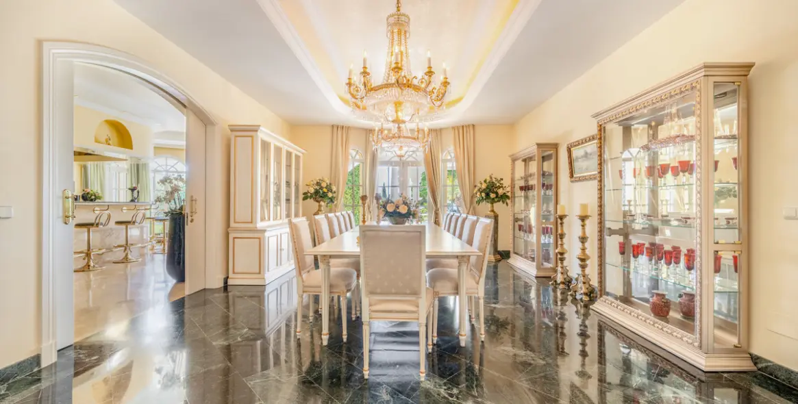 Sale of detached villa in The Golden Mile 31