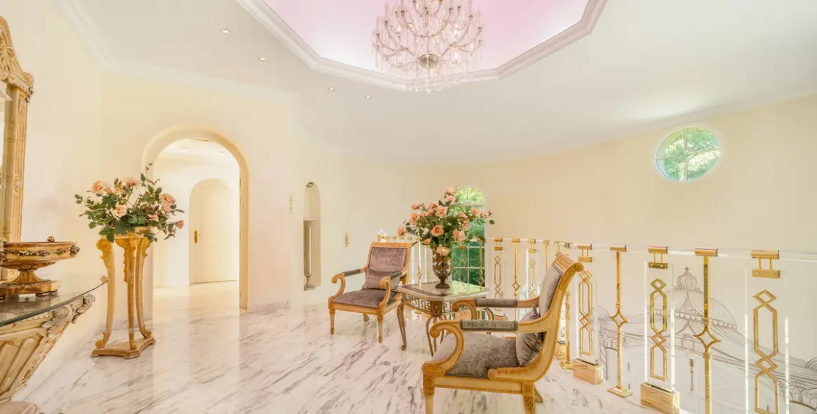 Sale of detached villa in The Golden Mile 36