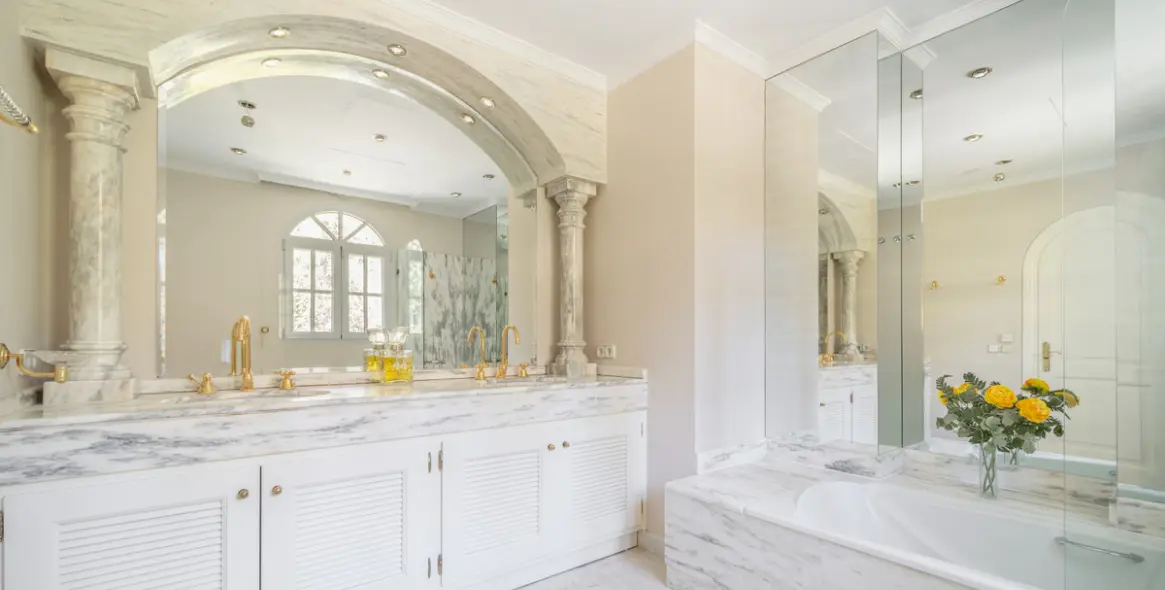 Sale of detached villa in The Golden Mile 37