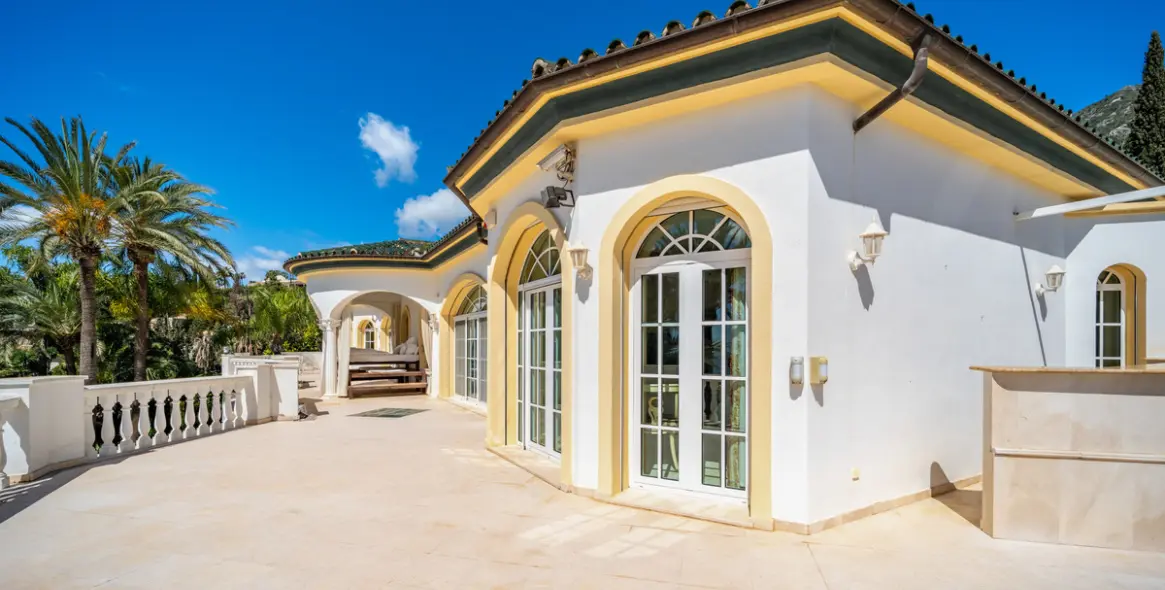 Sale of detached villa in The Golden Mile 39