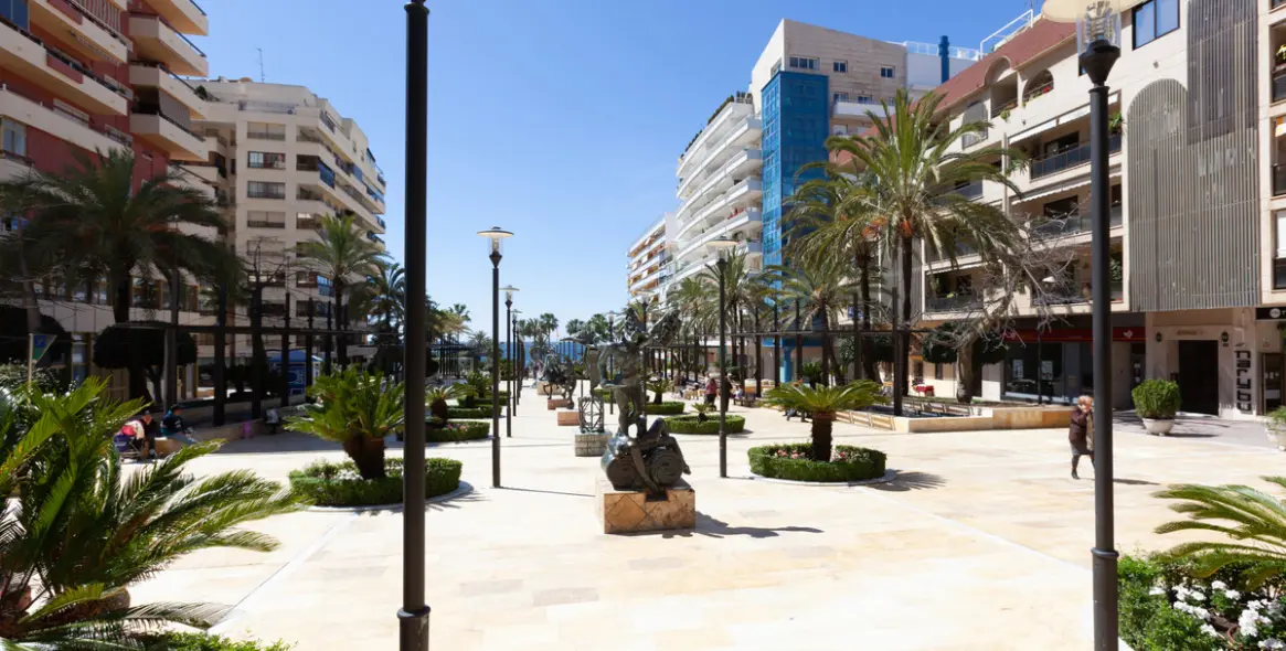 Short-term rent of middle floor apartment in Marbella 24