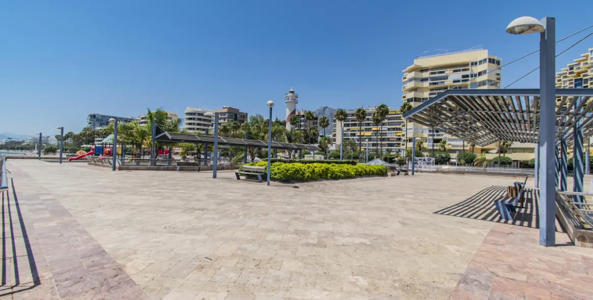 Short-term rent of middle floor apartment in Marbella 32