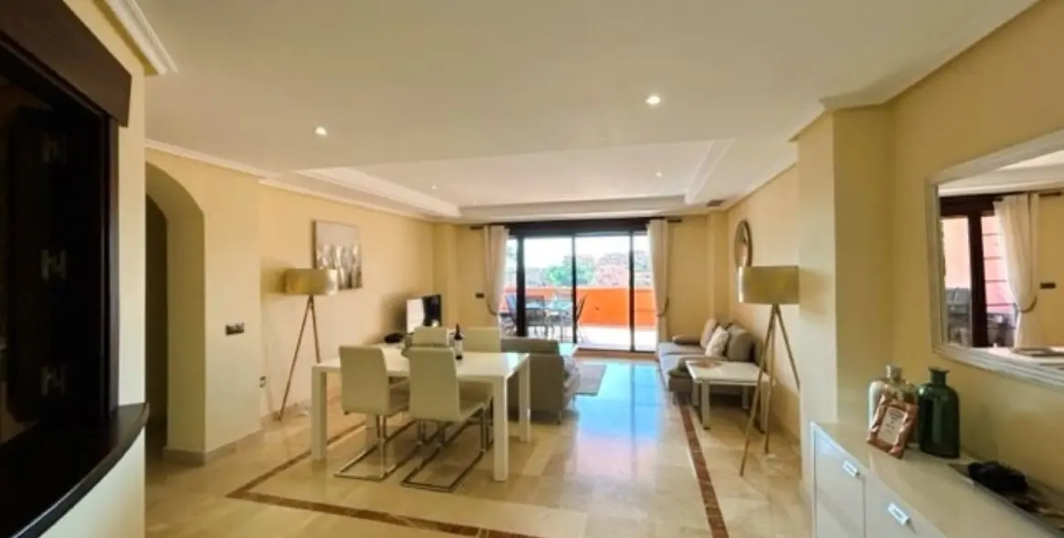 Краткосрочная аренда апартаментов на среднем этаже в Ojén 1