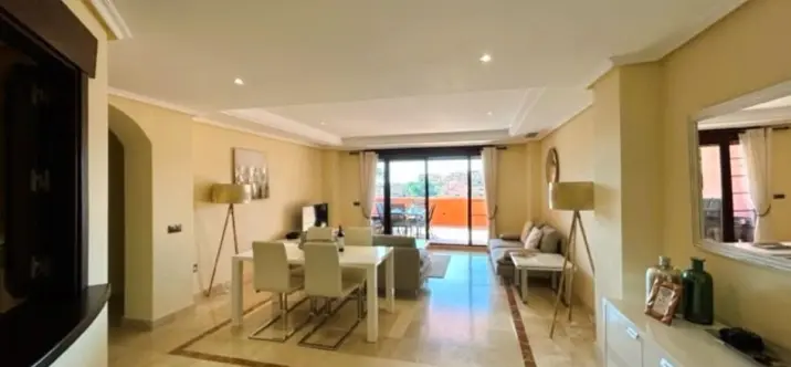 Краткосрочная аренда апартаментов на среднем этаже в Ojén 0