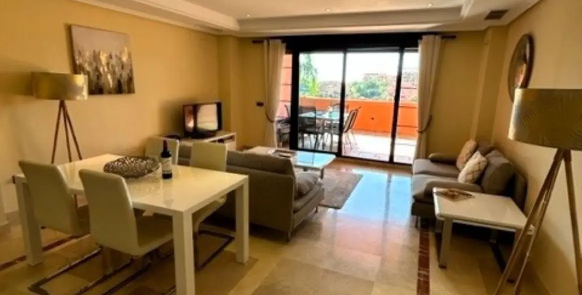 Краткосрочная аренда апартаментов на среднем этаже в Ojén 2