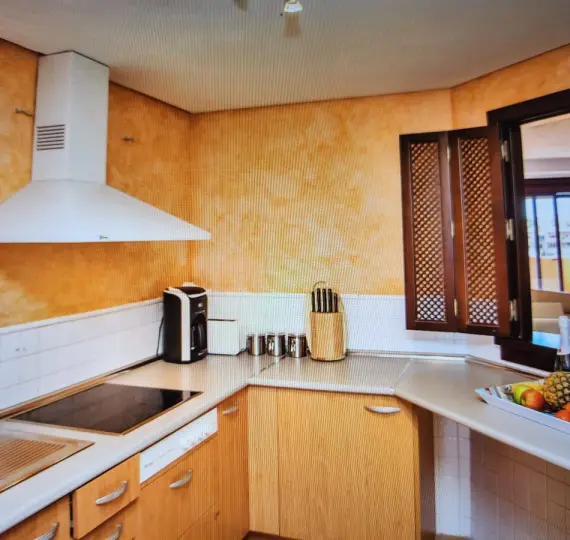 Краткосрочная аренда апартаментов на среднем этаже в Ojén