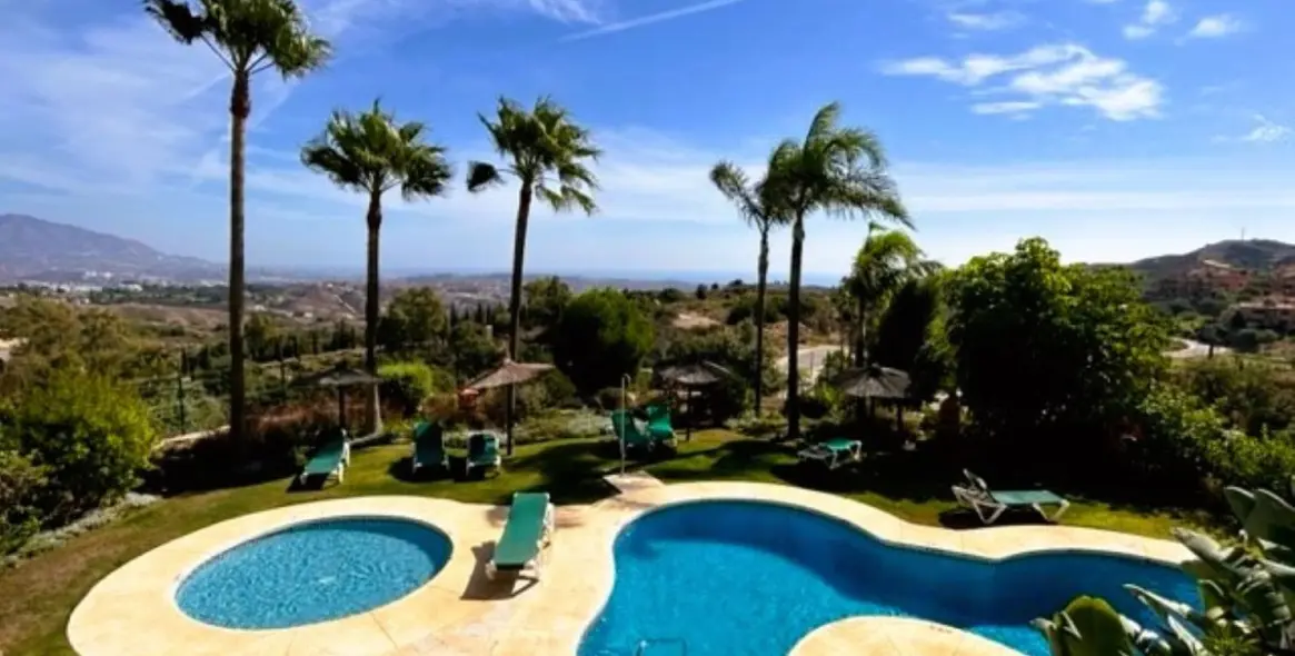 Краткосрочная аренда апартаментов на среднем этаже в Ojén 19