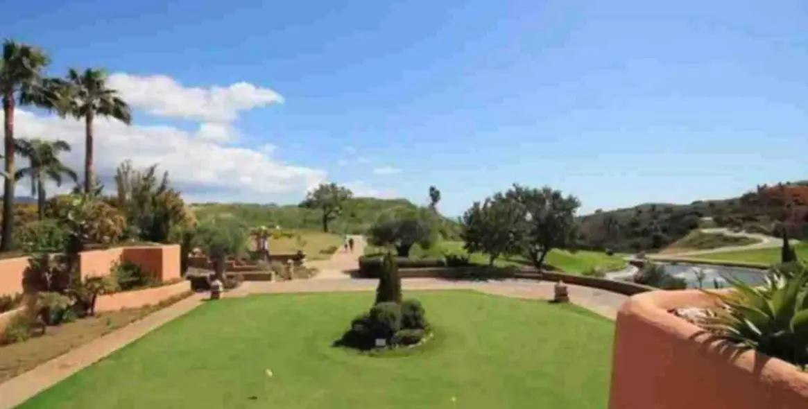 Краткосрочная аренда апартаментов на среднем этаже в Ojén 32