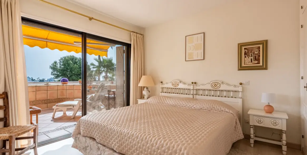 Short-term rent of middle floor apartment in Atalaya 1