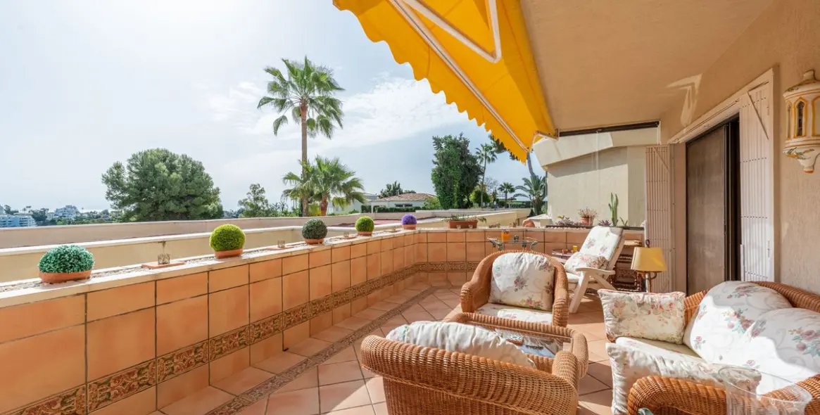 Short-term rent of middle floor apartment in Atalaya 12