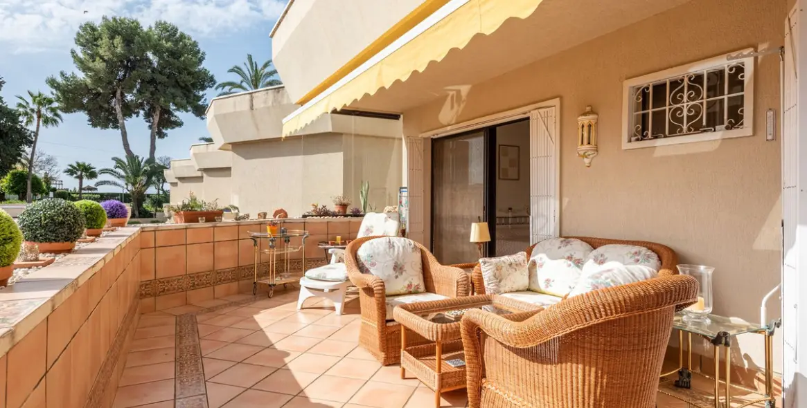 Short-term rent of middle floor apartment in Atalaya 13