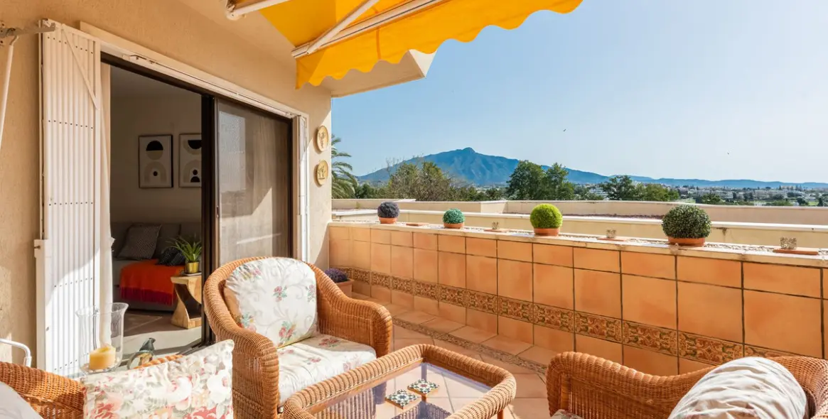 Short-term rent of middle floor apartment in Atalaya 14