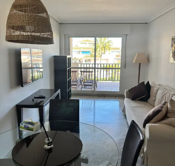 Short-term rent of middle floor apartment in Nueva Andalucía