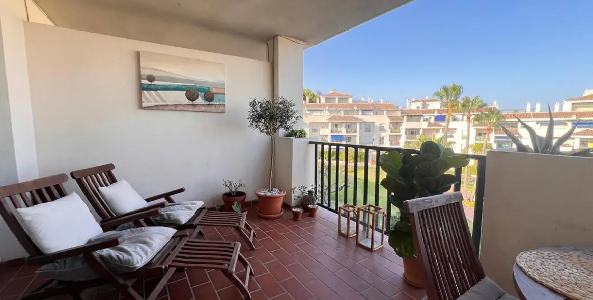 Short-term rent of middle floor apartment in Nueva Andalucía 4