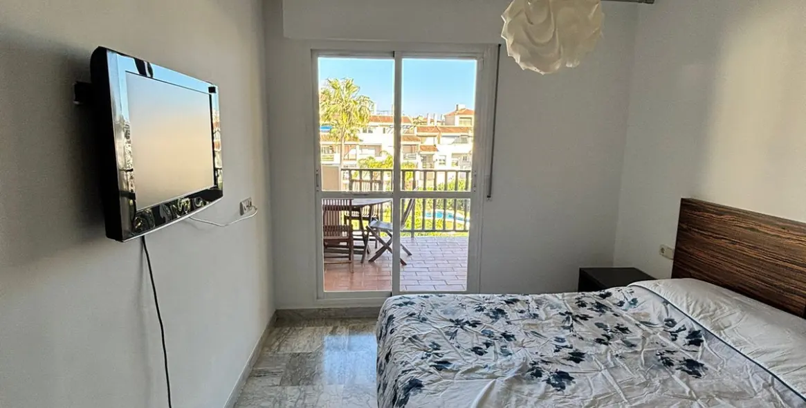 Short-term rent of middle floor apartment in Nueva Andalucía 16
