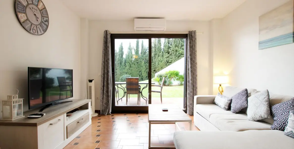 Short-term rent of ground floor apartment in Riviera del Sol 1