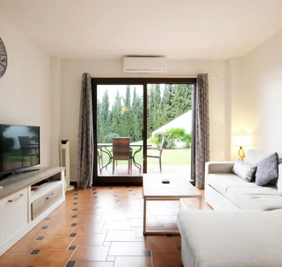 Short-term rent of ground floor apartment in Riviera del Sol