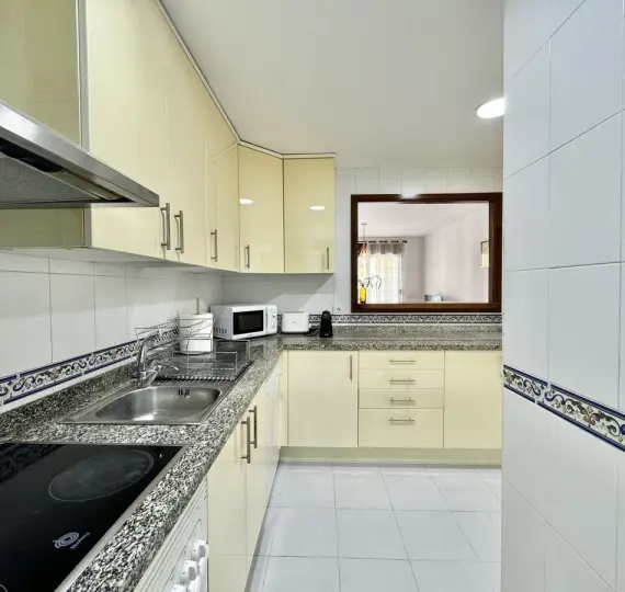 Short-term rent of ground floor apartment in La Duquesa