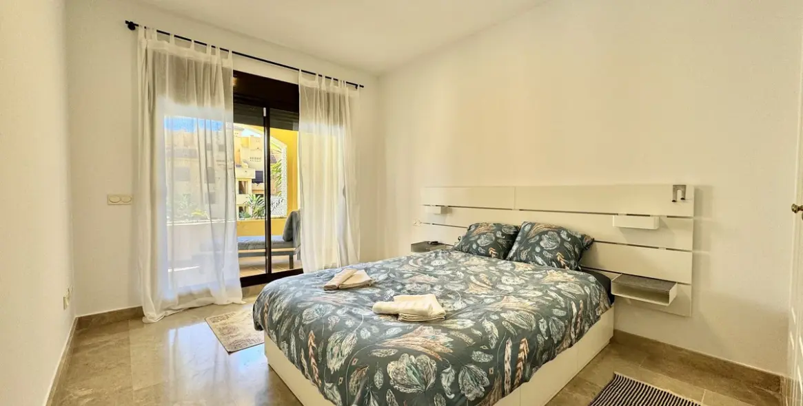 Short-term rent of ground floor apartment in La Duquesa 5