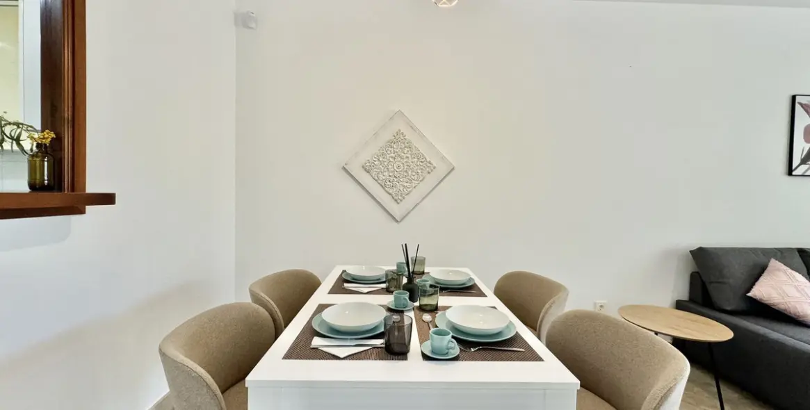 Short-term rent of ground floor apartment in La Duquesa 10