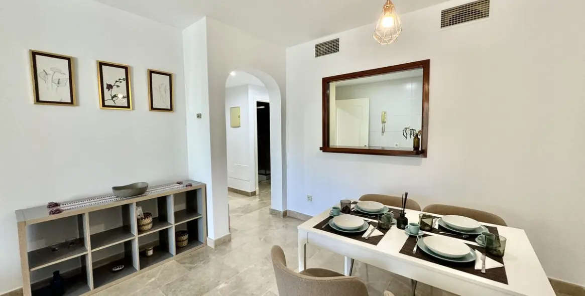 Short-term rent of ground floor apartment in La Duquesa 11