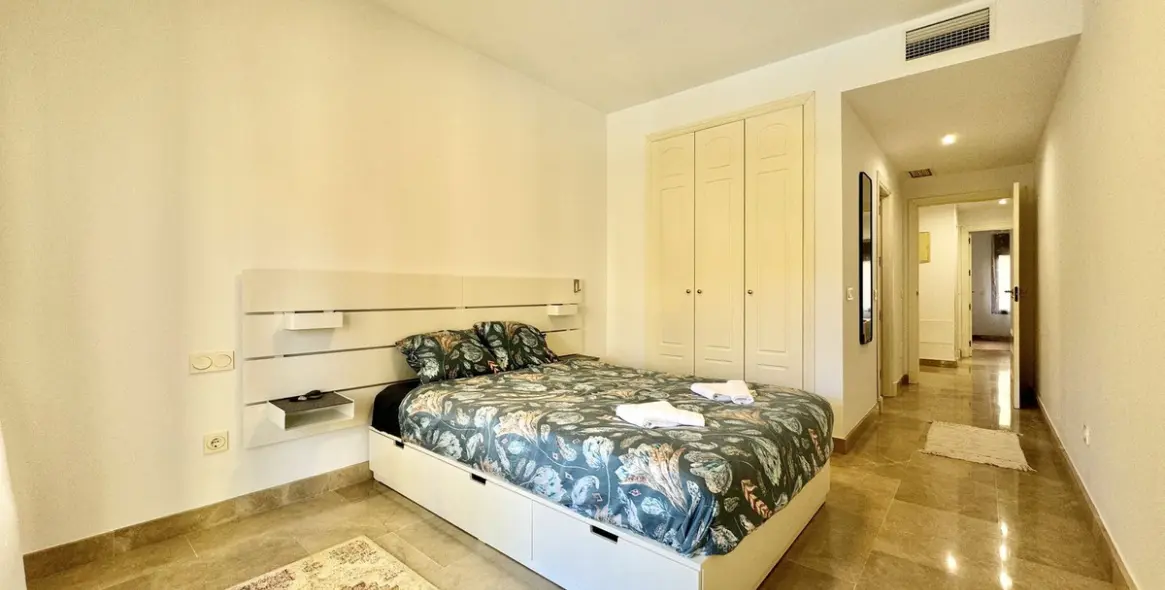 Short-term rent of ground floor apartment in La Duquesa 14