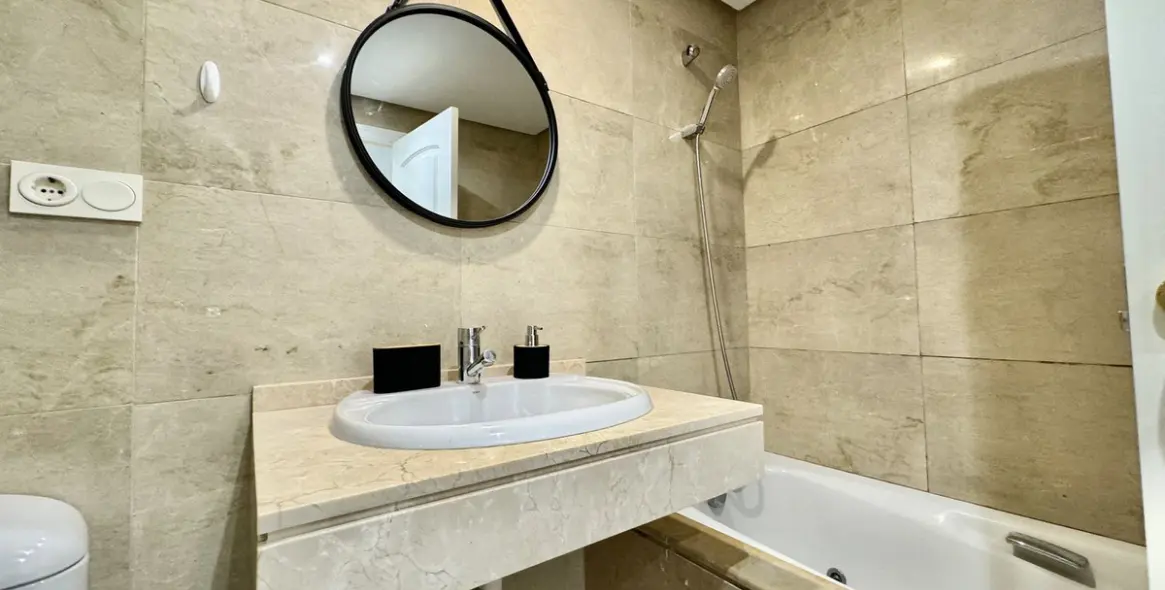 Short-term rent of ground floor apartment in La Duquesa 16