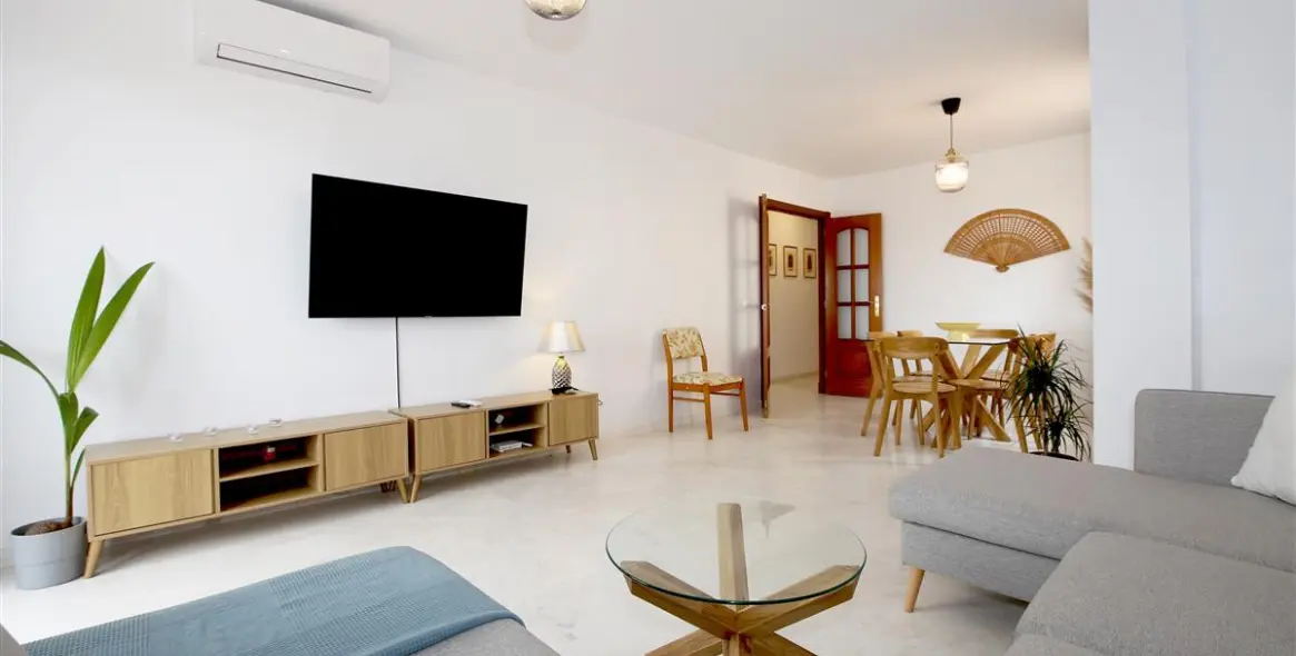 Short-term rent of middle floor apartment in Estepona 6