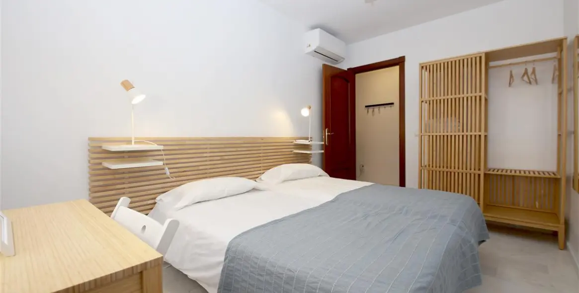 Short-term rent of middle floor apartment in Estepona 9