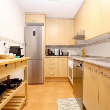 Short-term rent of middle floor apartment in Estepona