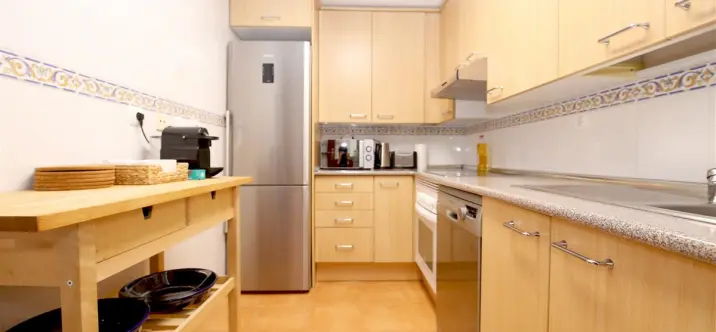 Short-term rent of middle floor apartment in Estepona 2