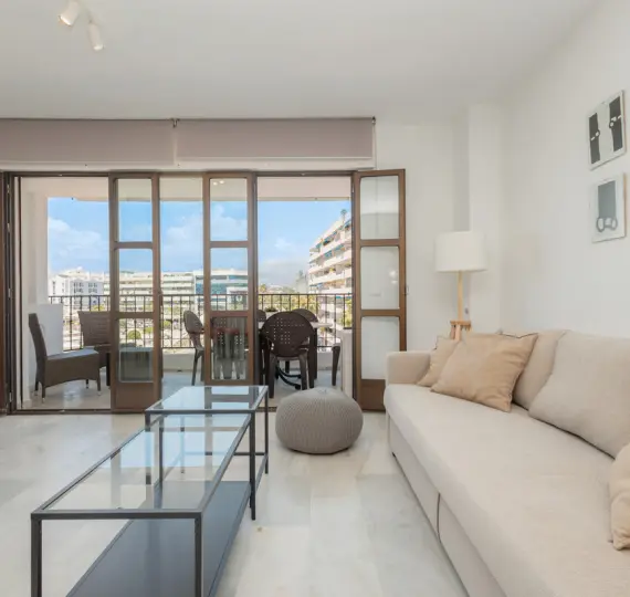 Middle floor apartment R4888840