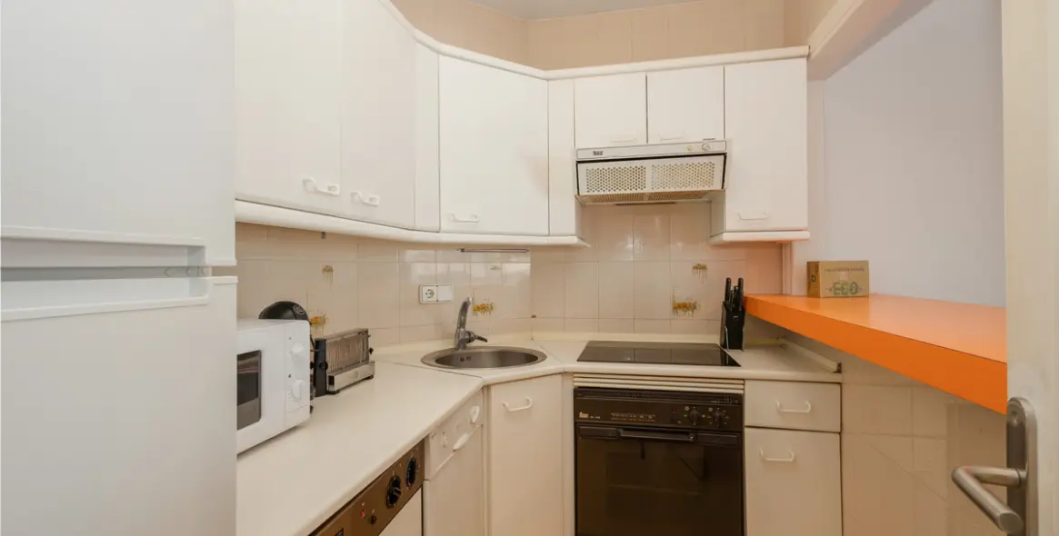 Short-term rent of middle floor apartment in Puerto Banús 20