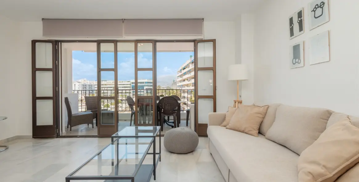Short-term rent of middle floor apartment in Puerto Banús 1