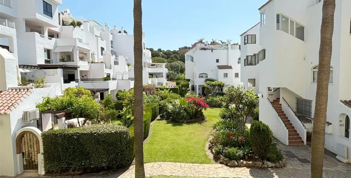 Краткосрочная аренда апартаментов на среднем этаже в Estepona 20