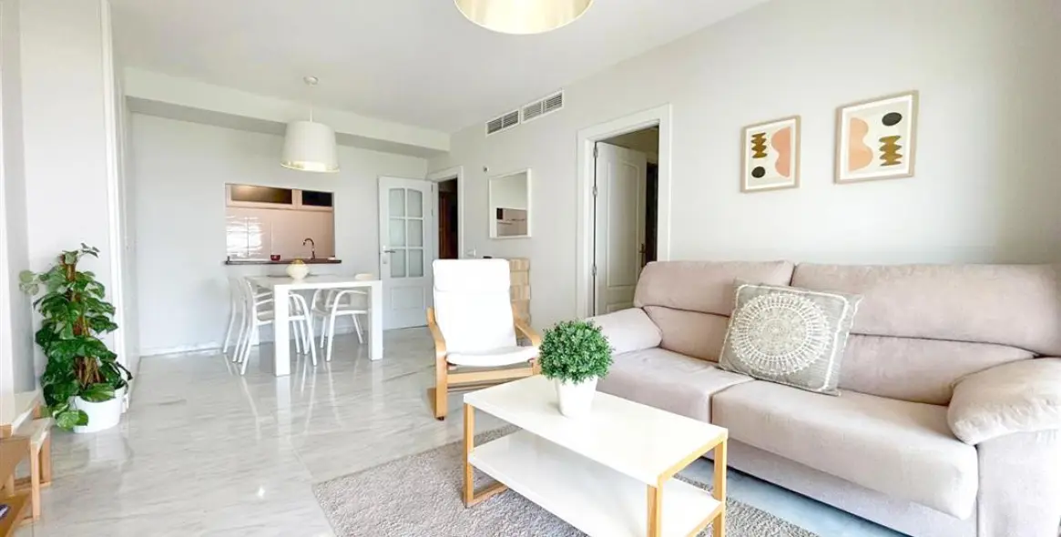 Alquiler a corto plazo de apartamento en planta media en Estepona 17