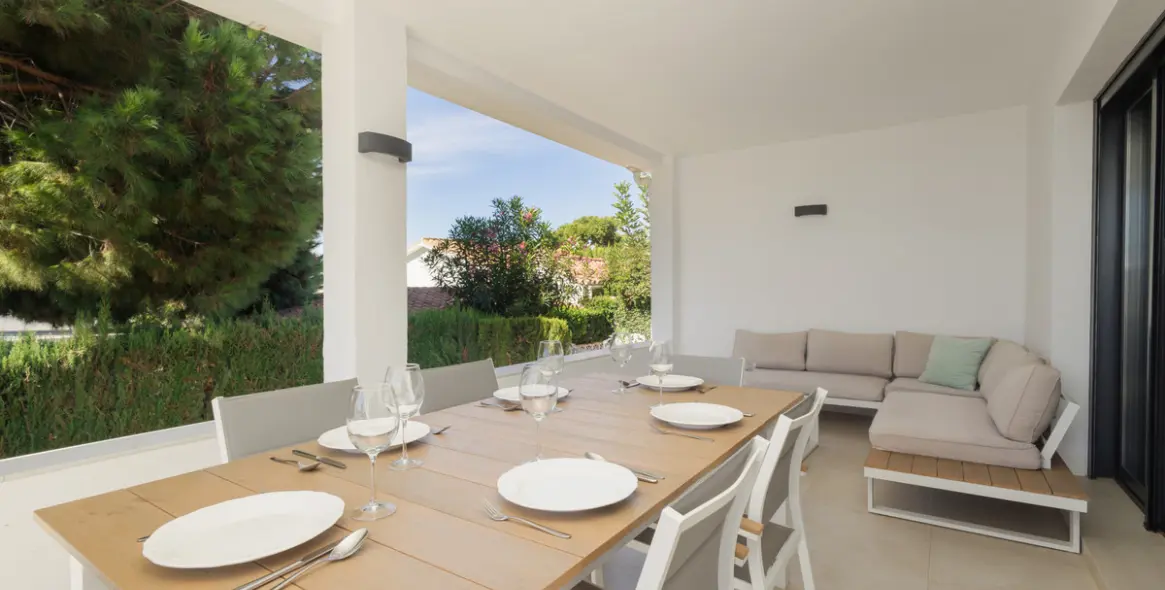 Long-term rent of detached villa in Costabella 2