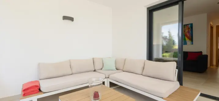 Long-term rent of detached villa in Costabella 2