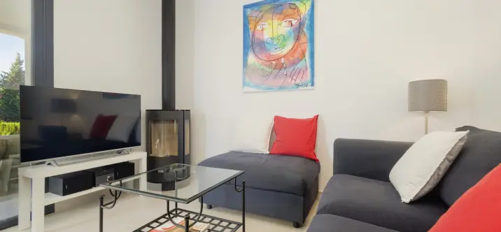 Long-term rent of detached villa in Costabella 3