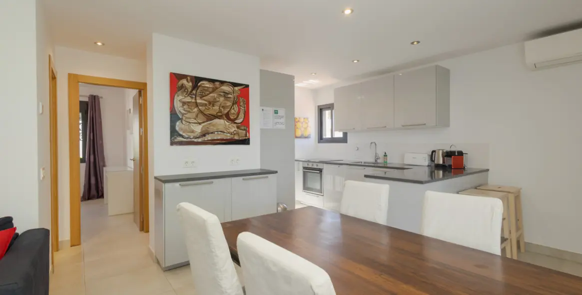 Long-term rent of detached villa in Costabella 5