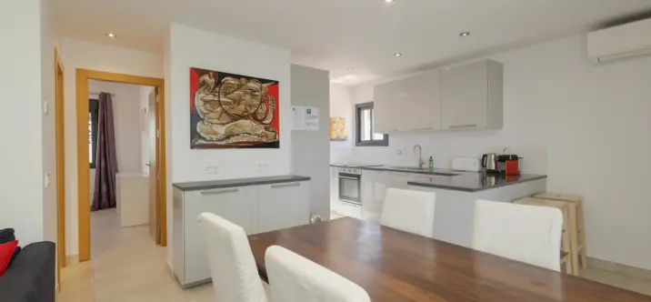 Long-term rent of detached villa in Costabella 4