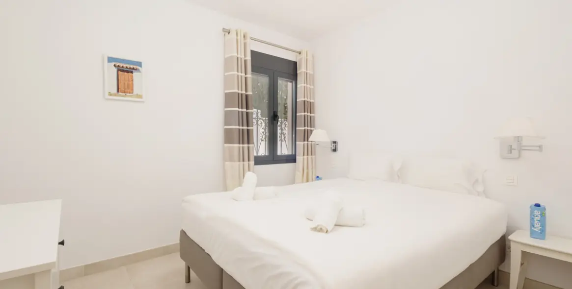 Long-term rent of detached villa in Costabella 10