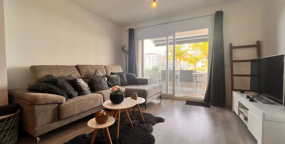 Краткосрочная аренда апартаментов на среднем этаже в Nueva Andalucía 3