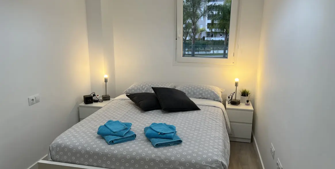 Краткосрочная аренда апартаментов на среднем этаже в Nueva Andalucía 13