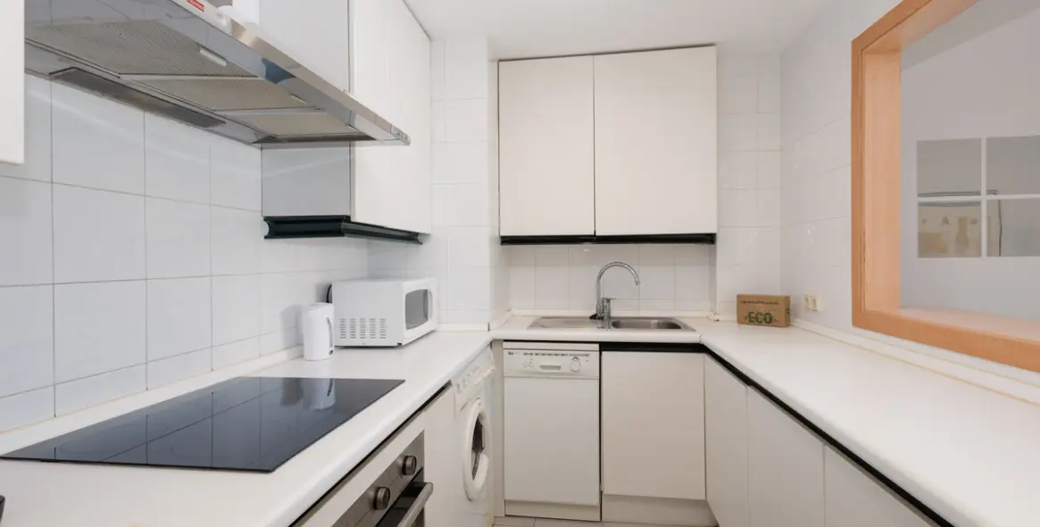 Долгосрочная аренда апартаментов на среднем этаже в Marbella (район Puerto Banús) 5