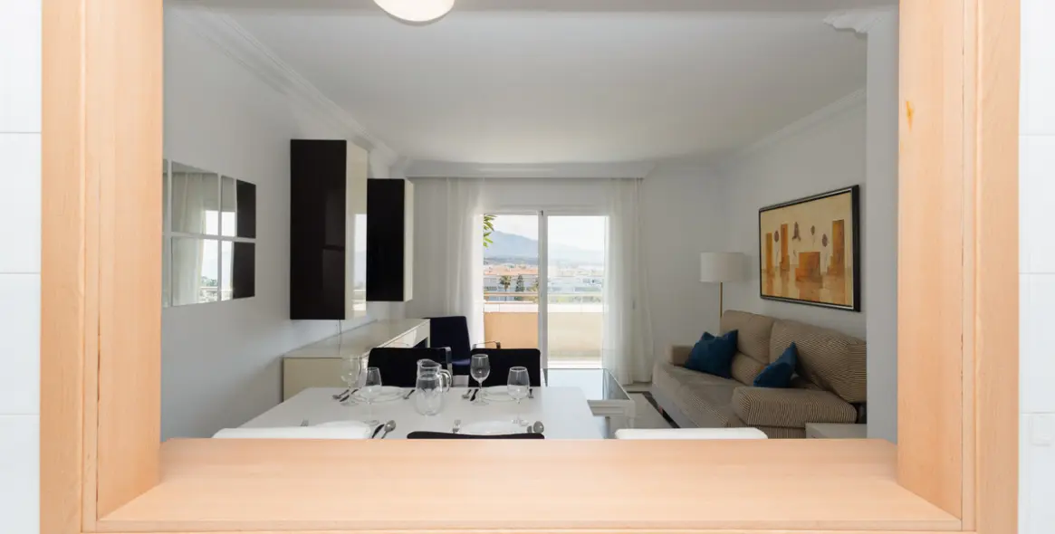 Short-term rent of middle floor apartment in Puerto Banús 11