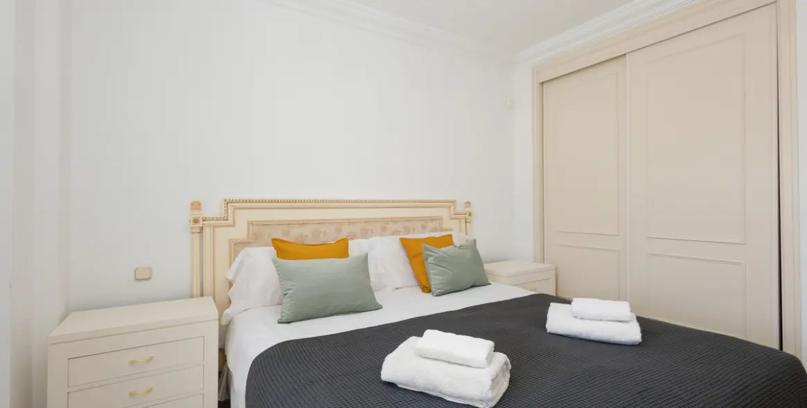 Short-term rent of middle floor apartment in Puerto Banús 14